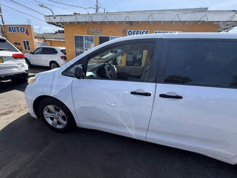 2013 Toyota Sienna L 7-Passenger