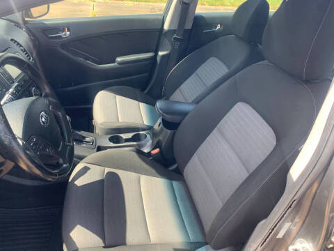 2016 Kia Forte5