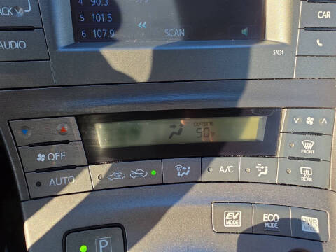 2012 Toyota Prius Two