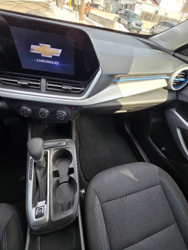 2025 Chevrolet Trax LS