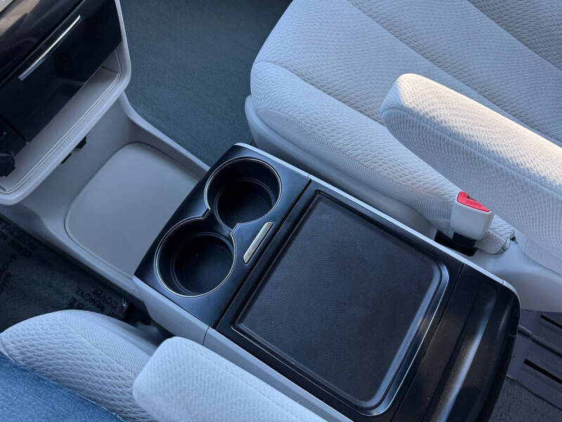 2012 Toyota Sienna LE 8-Passenger