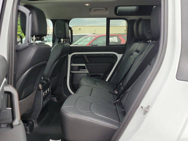 2024 Land Rover Defender 110 V8 P500 SE