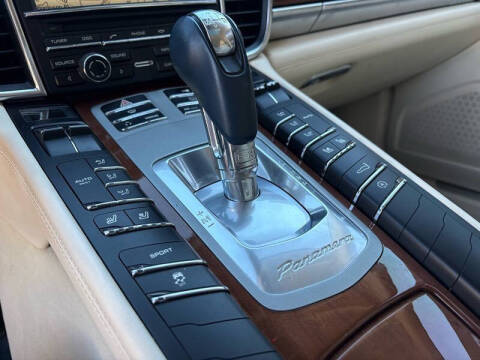 2011 Porsche Panamera 4