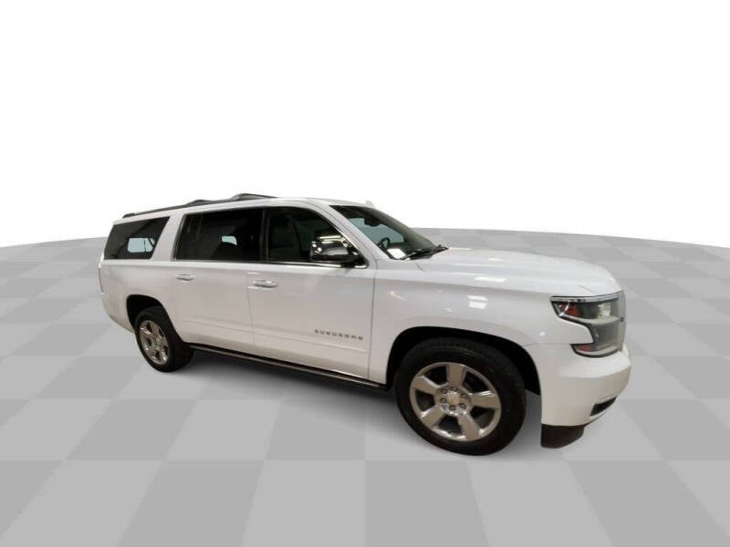 Used 2020 Chevrolet Suburban Premier with VIN 1GNSKJKC9LR114795 for sale in Hazel Green, WI