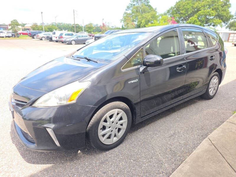 2014 Toyota Prius v Two