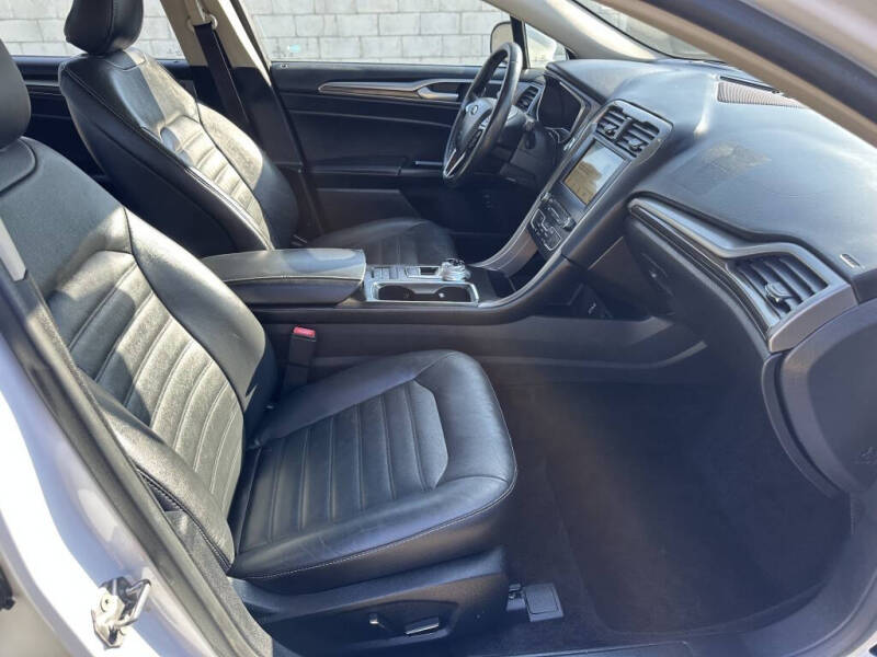 2017 Ford Fusion Hybrid SE