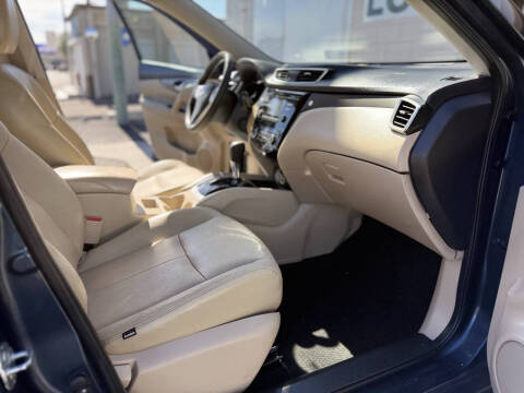 2016 Nissan Rogue SV
