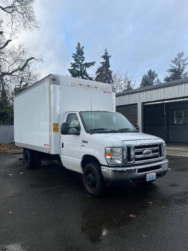 2013 Ford Econoline's photo