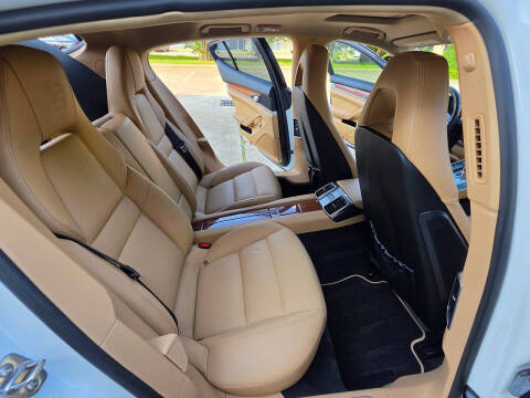 2013 Porsche Panamera 4