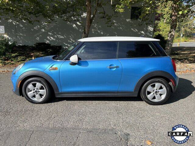Used 2016 MINI Cooper  with VIN WMWXP5C59G3B14117 for sale in Kirkland, WA