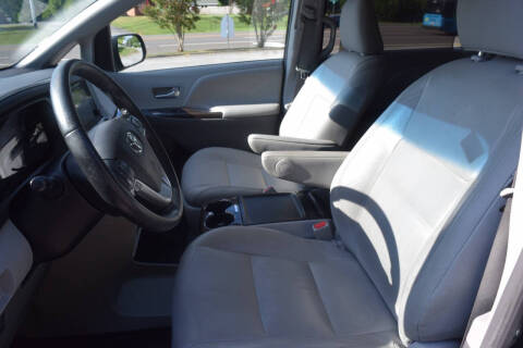 2017 Toyota Sienna XLE 7-Passenger