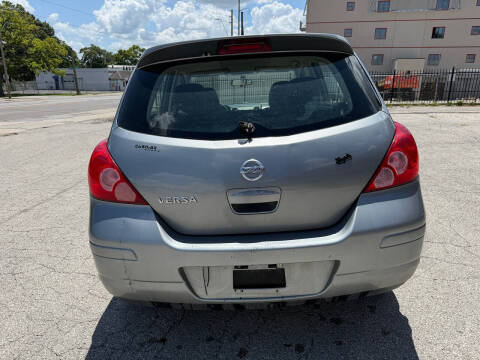 2012 Nissan Versa 1.8 S