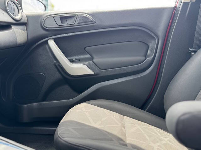 2012 Ford Fiesta SE