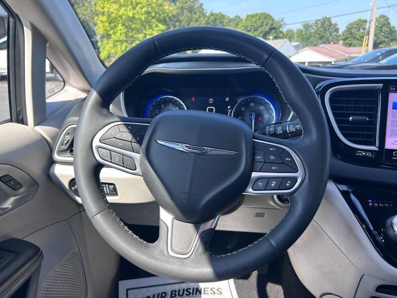 2022 Chrysler Pacifica Touring L