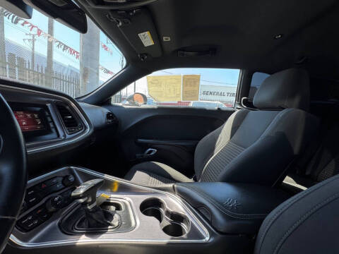 2017 Dodge Challenger SXT