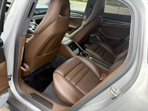 2017 Porsche Panamera