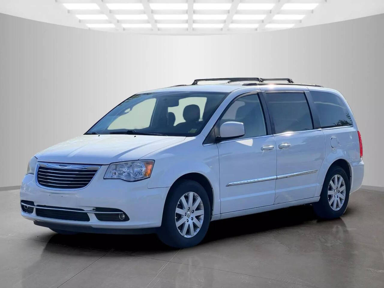 2013 Chrysler Town and Country for sale at Used Cars Toledo in Oregon, OH