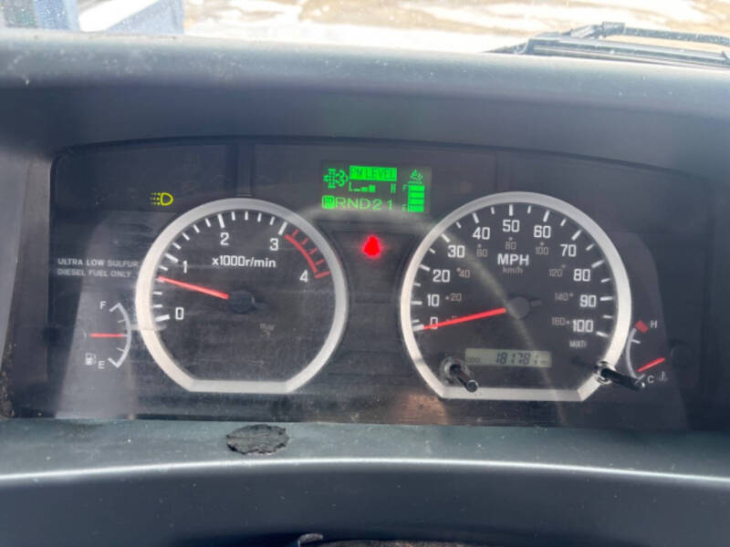 2018 Isuzu NRR 24FT Box Truck