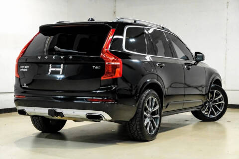 2017 Volvo XC90 T6 Momentum