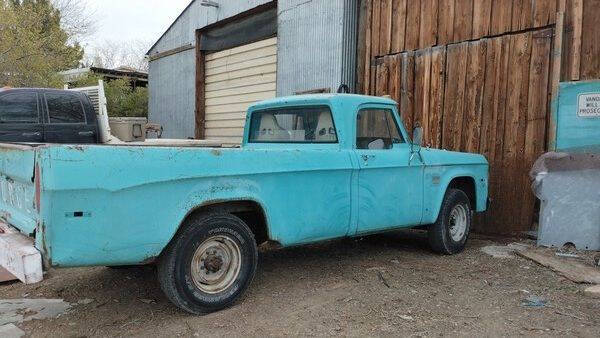 1970 Dodge D200 Pickup
