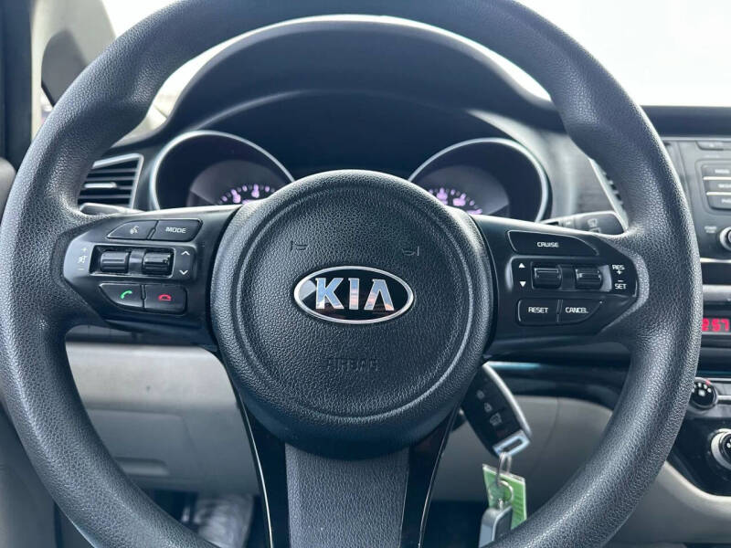 2015 Kia Sedona L