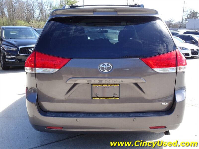 2014 Toyota Sienna XLE 8-Passenger