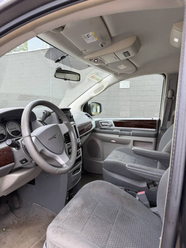 2010 Chrysler Town and Country Touring