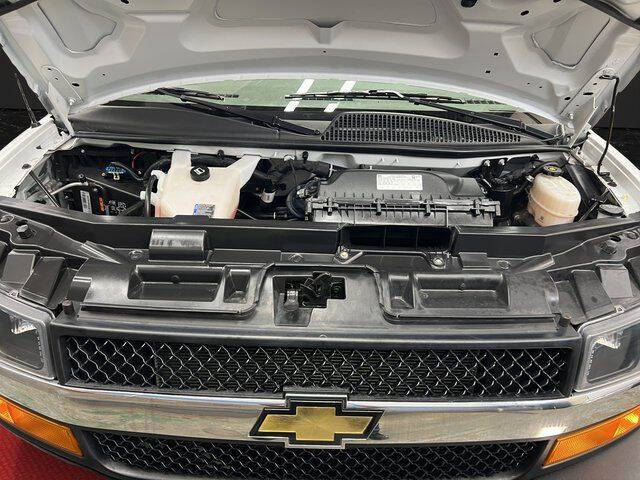2023 Chevrolet Express 2500