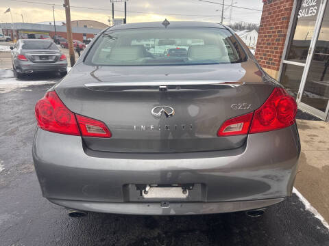 2011 Infiniti G25 Sedan x