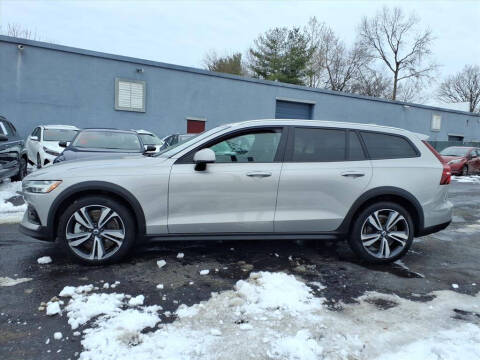2025 Volvo V60 Cross Country B5 Plus
