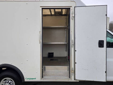 2022 Chevrolet Express 3500