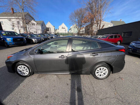 2022 Toyota Prius LE