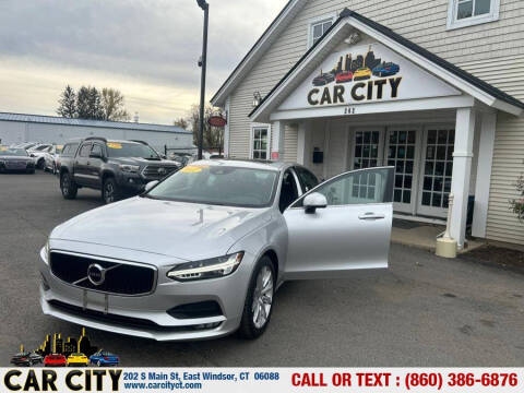 2017 Volvo S90 T6 Momentum