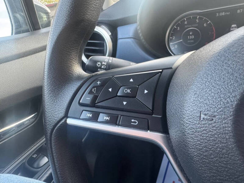 2023 Nissan Versa SV