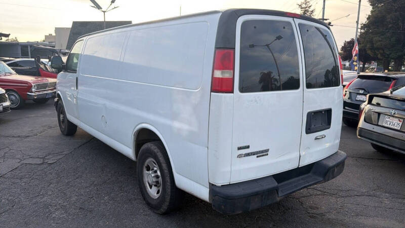 2011 Chevrolet Express 2500