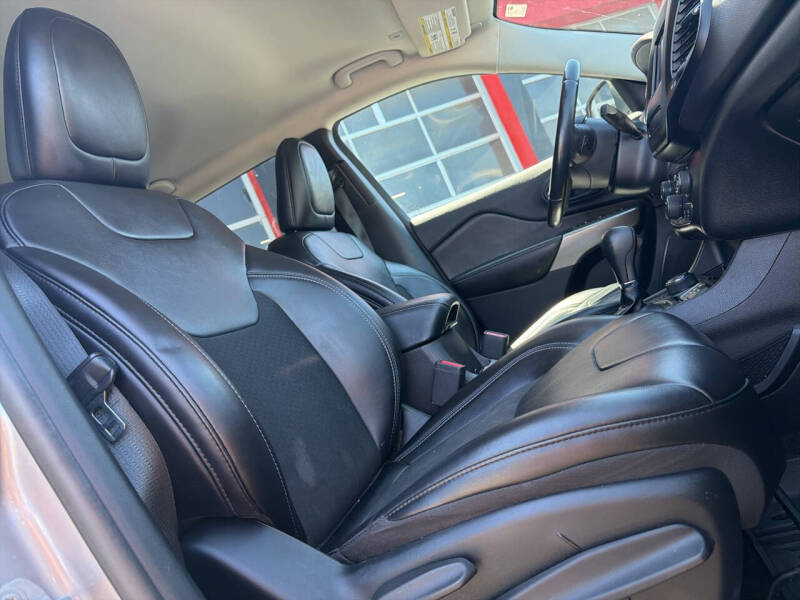 2019 Jeep Cherokee Latitude Plus