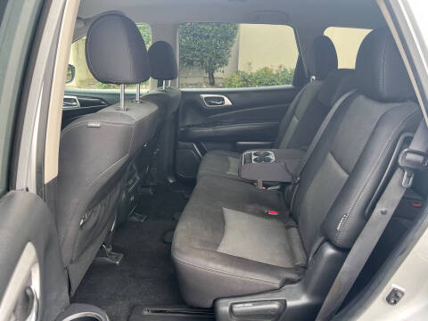 2019 Nissan Pathfinder SV