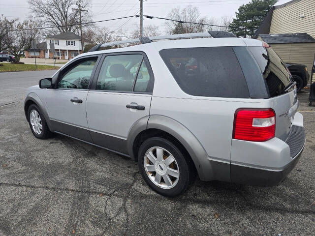 2005 Ford Freestyle for sale at QUEENSGATE AUTO SALES in York, PA