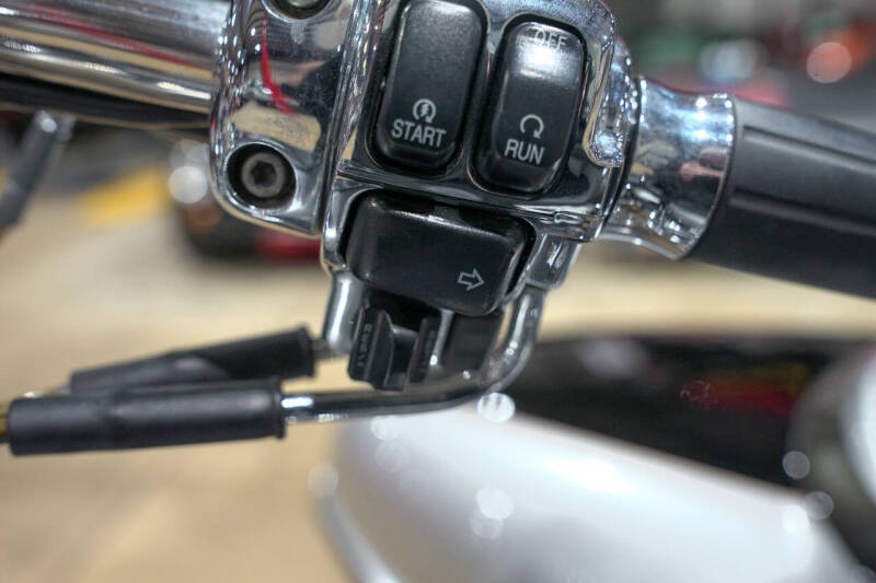 2003 Harley-Davidson FLH