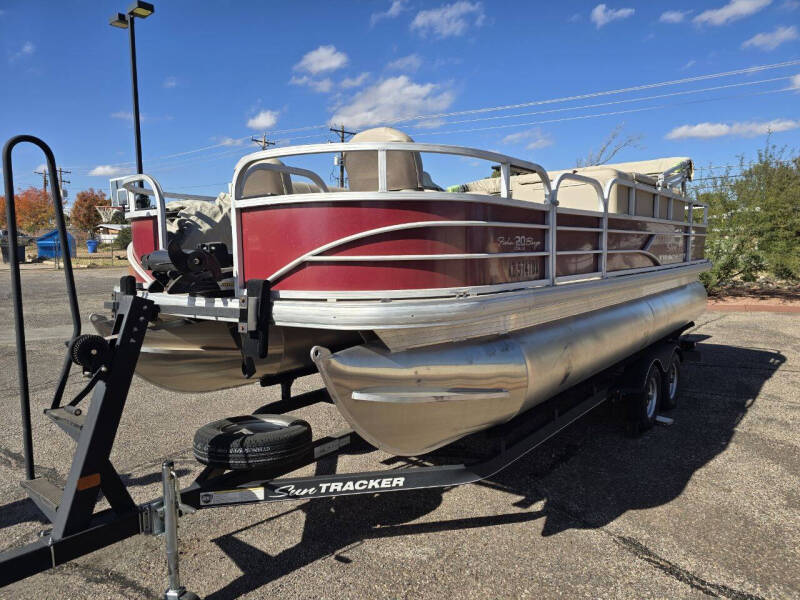 2018 Sun Tracker FISHING BARGE 20 DLX
