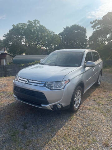 2015 Mitsubishi Outlander for sale at Village Auto Center INC in Harrisonburg VA