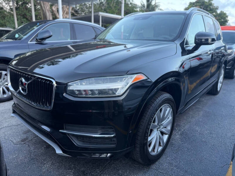 2017 Volvo XC90 T6 Momentum
