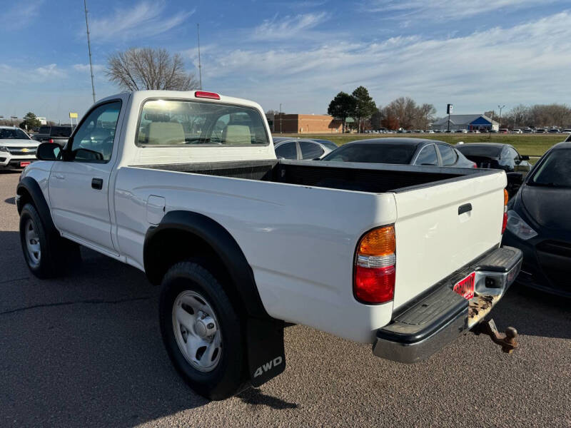 2004 Toyota Tacoma Base photo 4