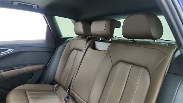 2024 Audi Q4 e-tron quattro Premium Plus 50