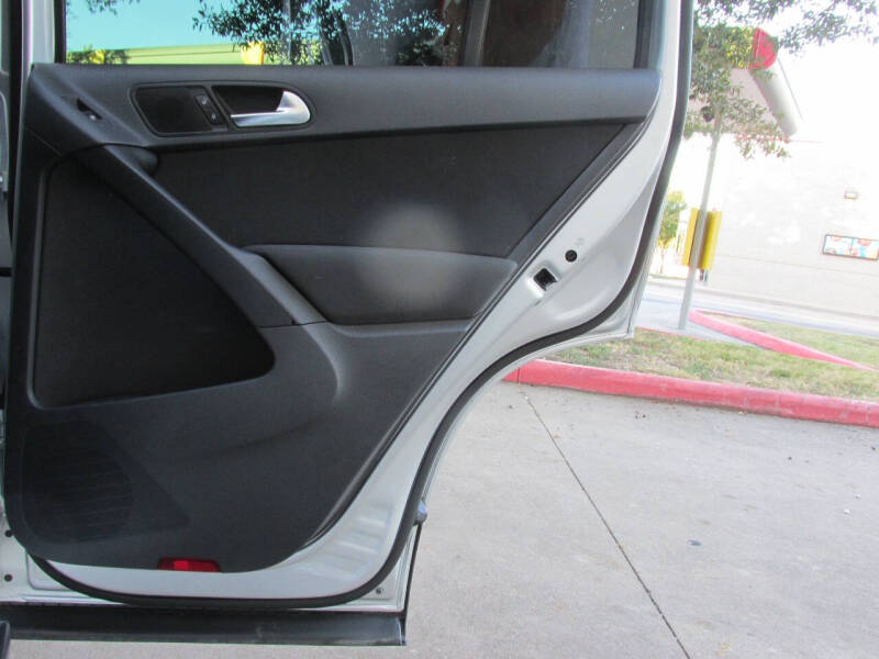 2011 Volkswagen Tiguan S