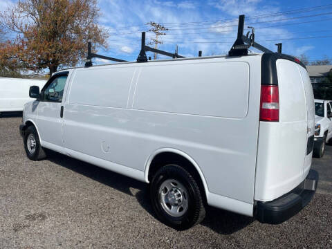 2017 Chevrolet Express 2500