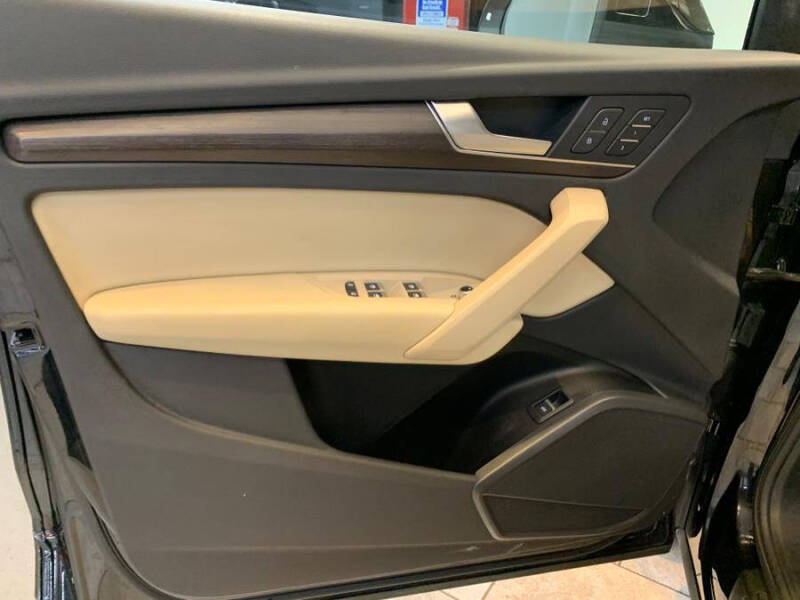 2023 Audi Q5 quattro Premium 40 TFSI