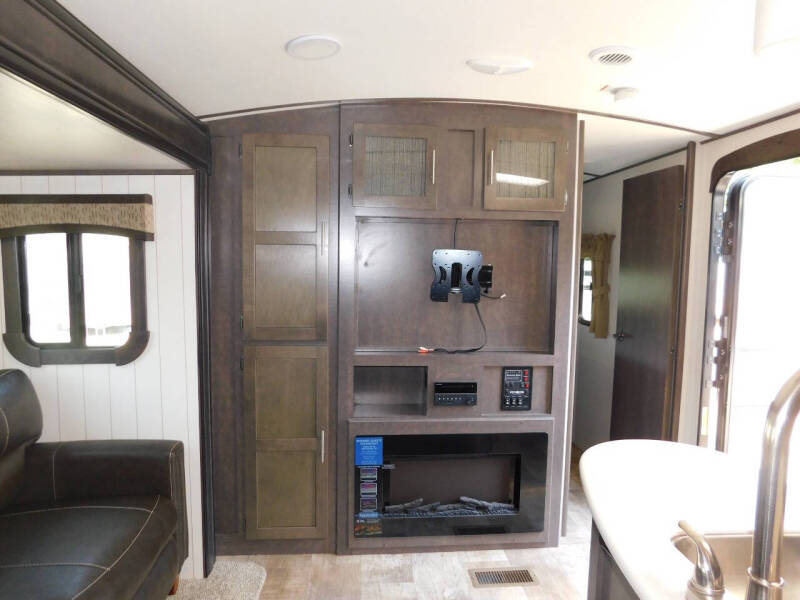 2017 Crossroads RV Sunset Trail 26 SI