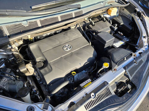 2013 Toyota Sienna LE 7-Passenger