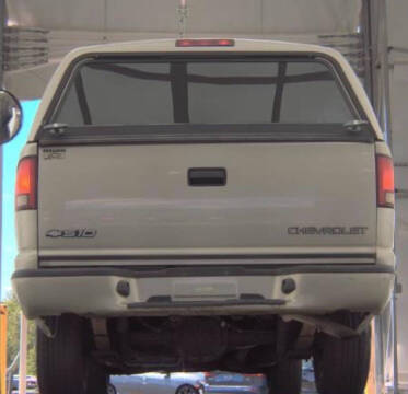2000 Chevrolet S-10 LS
